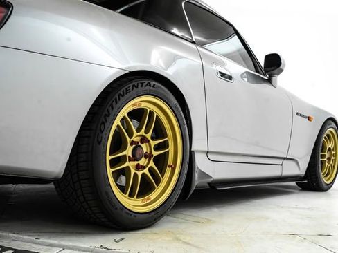 Used 2001 Honda S2000 image 16