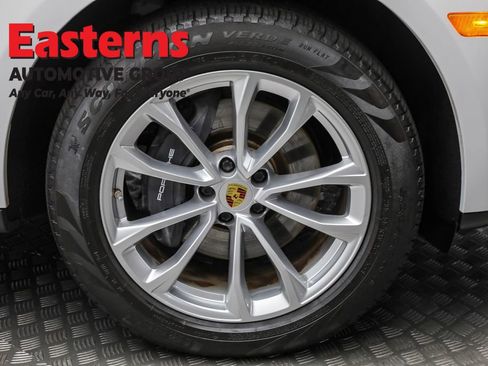 Used 2023 Porsche Macan T w/ Premium Package Plus image 32