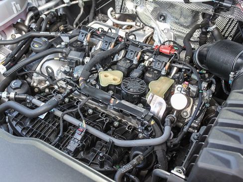 Used 2025 Volkswagen Atlas SE image 28