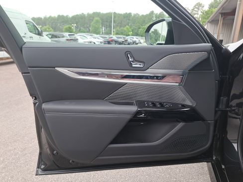 New 2026 BMW 740i RWD image 27
