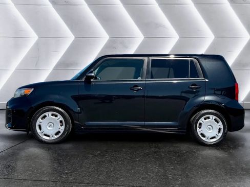 Used 2014 Scion xB FWD image 5