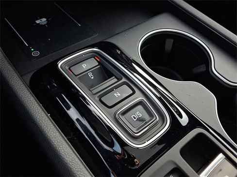 Certified 2025 Honda Pilot Black Edition image 15