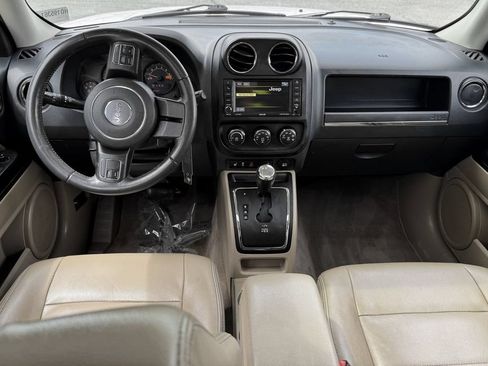 Used 2017 Jeep Patriot High Altitude AWD/4WD image 24