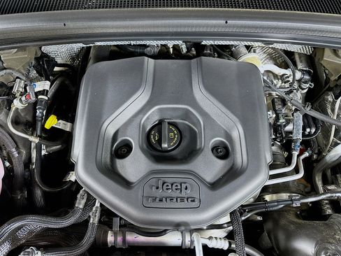 Used 2022 Jeep Grand Cherokee Limited 4xe w/ Luxury Tech Group II image 35