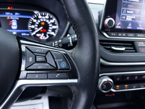 Used 2021 Nissan Altima 2.5 SV w/ SV Premium Package image 31