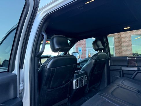 Used 2015 Ford F150 Platinum w/ Equipment Group 701A Luxury image 7