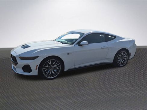 Certified 2025 Ford Mustang GT Premium image 2