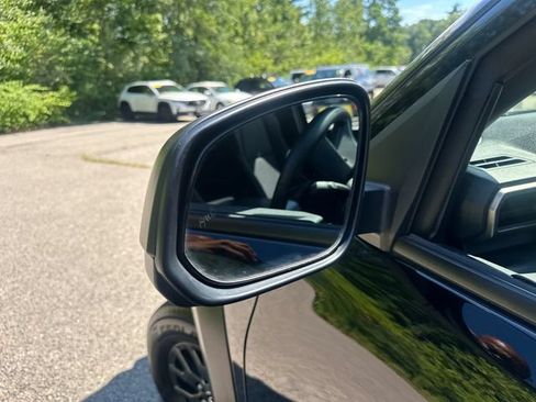 Certified 2025 Toyota 4Runner SR5 AWD/4WD image 19