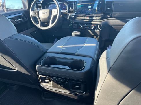 Used 2024 Chevrolet Silverado 1500 ZR2 image 28