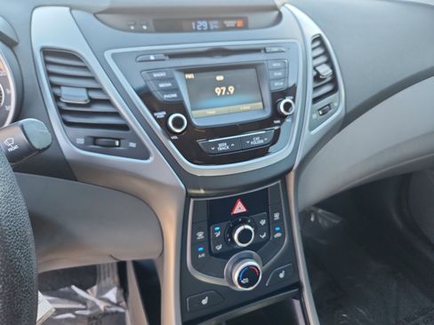 Used 2014 Hyundai Elantra SE w/ Option Group 02 image 13