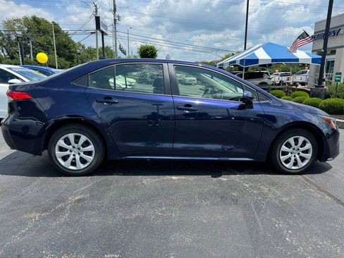 Used 2021 Toyota Corolla LE w/ Carpet Mat Package (TMS) FWD image 6