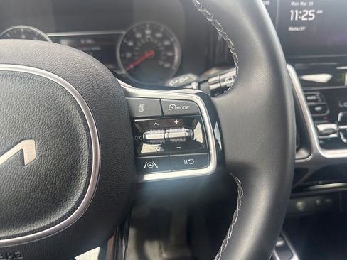 Used 2023 Kia Sorento S image 16