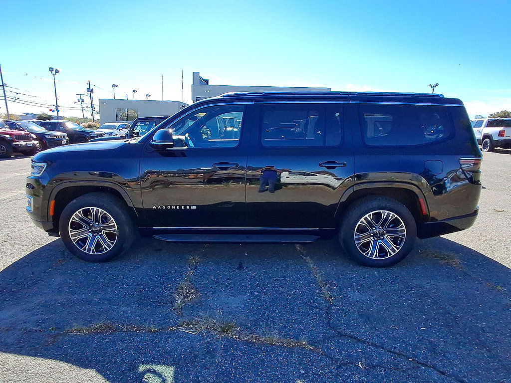 Used 2025 Jeep Wagoneer Series II AWD/4WD image 5