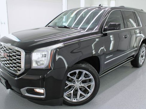 Used 2020 GMC Yukon Denali w/ Denali Premium Package AWD/4WD image 2