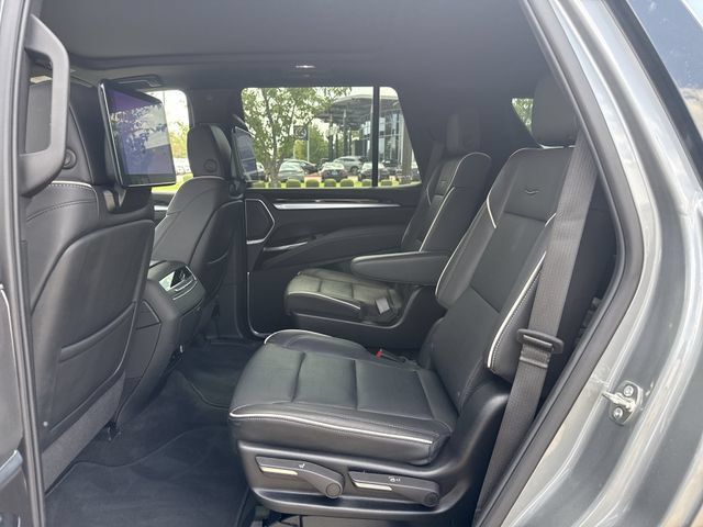Certified 2026 Cadillac Escalade Luxury AWD/4WD image 11