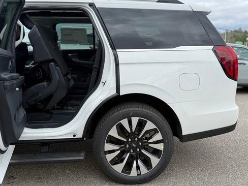New 2026 Ford Expedition Platinum image 36