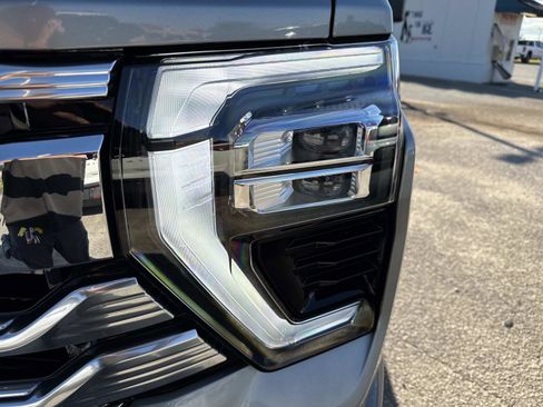 Used 2024 Chevrolet Silverado 2500 High Country w/ Technology Package image 10