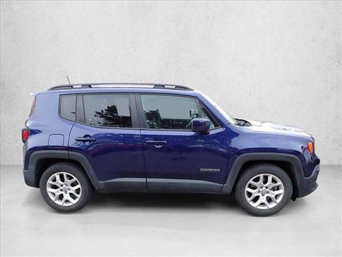 Used 2018 Jeep Renegade Latitude FWD image 13
