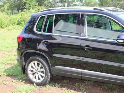 Used 2017 Volkswagen Tiguan Wolfsburg Edition AWD/4WD image 5