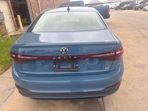 Used 2026 Volkswagen Jetta SE FWD image 5