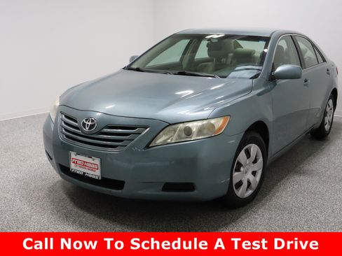 Used 2007 Toyota Camry LE image 2