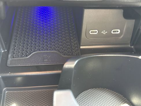 New 2025 Mercedes-Benz C 300 Sedan image 28