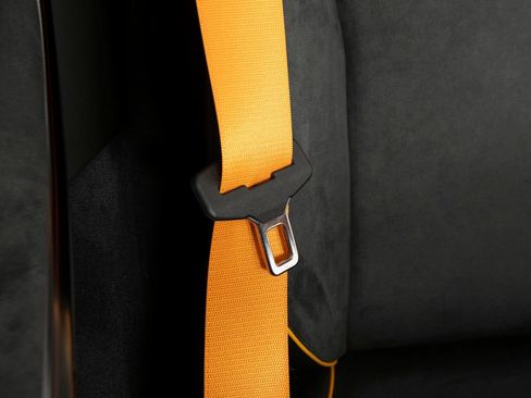 Used 2025 McLaren Artura Spider image 37