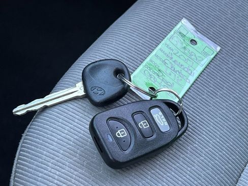 Used 2017 Hyundai Elantra SE image 26