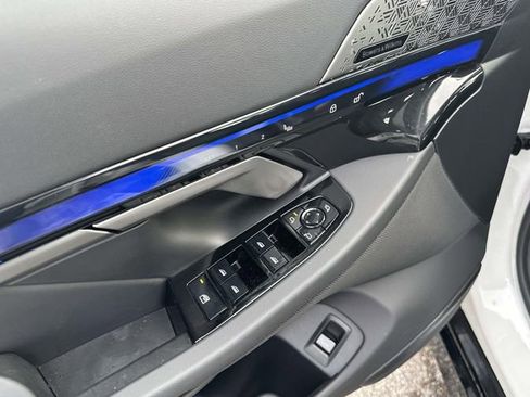 Used 2026 BMW 550e xDrive w/ Premium Package image 23