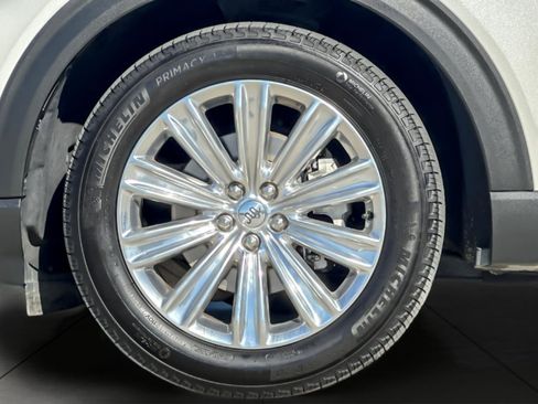 Used 2021 Ford Explorer King Ranch w/ Premium Technology Package image 28