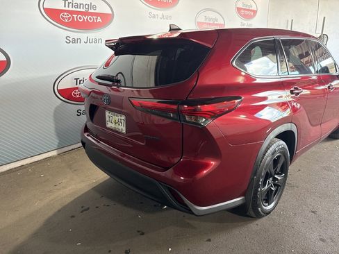 Used 2022 Toyota Highlander LE image 19