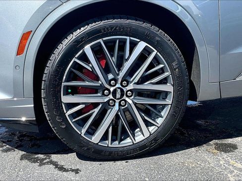Certified 2024 Cadillac XT6 Sport w/ Technology Package AWD/4WD image 9