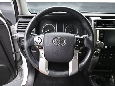 Used 2024 Toyota 4Runner Limited AWD/4WD image 17