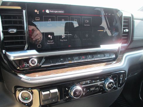 New 2025 GMC Sierra 1500 Elevation image 18