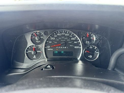 Used 2013 Chevrolet Express 2500 RWD image 15