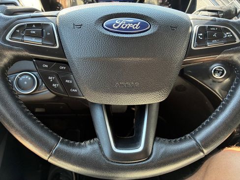 Used 2017 Ford Escape Titanium AWD/4WD image 9