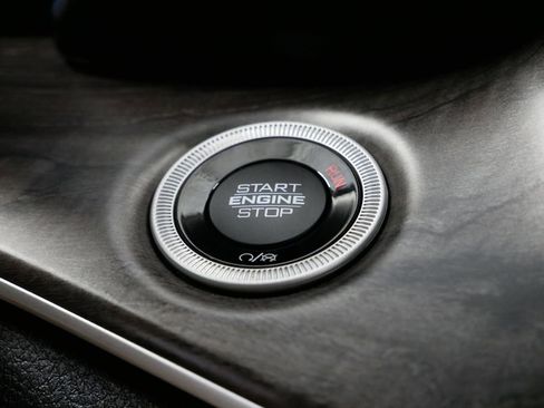 Certified 2023 Jeep Grand Cherokee Limited image 43