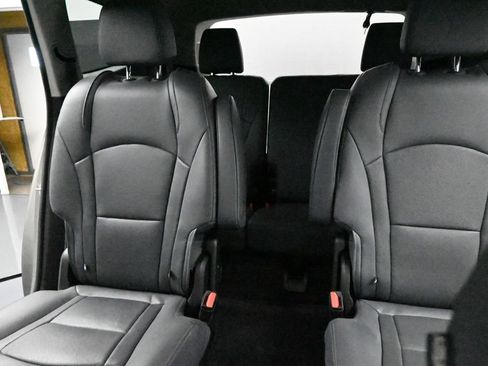 Used 2019 Buick Enclave Premium w/ Experience Buick Package AWD/4WD image 19