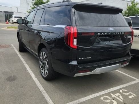 Certified 2025 Ford Expedition Platinum w/ Platinum Ultimate Package AWD/4WD image 4