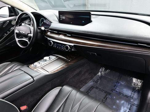 Certified 2023 Genesis G80 image 14