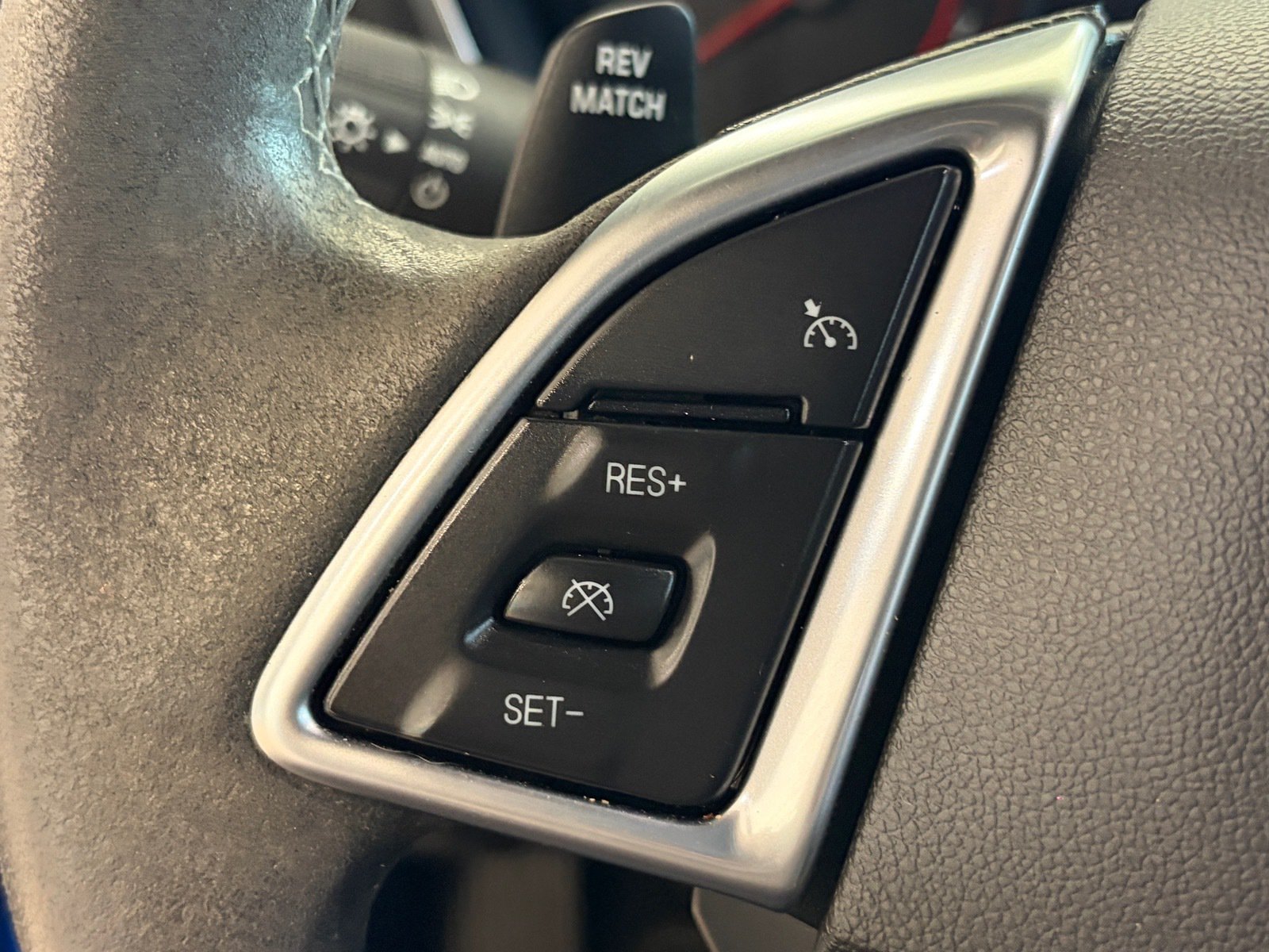 Used 2018 Chevrolet Camaro SS RWD image 21