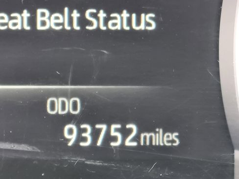 Used 2020 Toyota Highlander XLE image 10