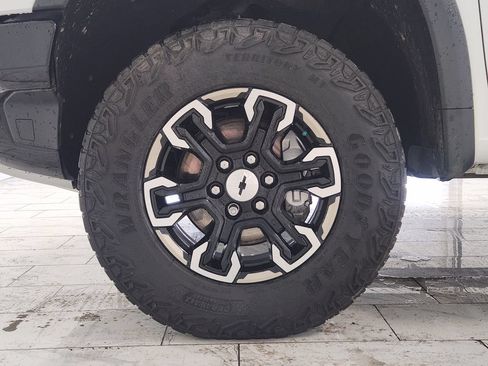 Used 2022 Chevrolet Silverado 1500 ZR2 w/ Technology Package AWD/4WD image 10