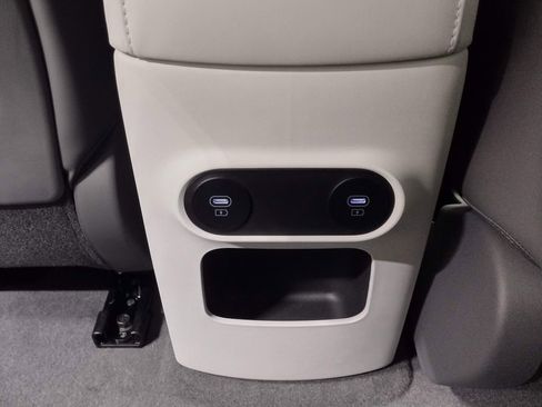 New 2026 Hyundai Ioniq 5 SEL image 32