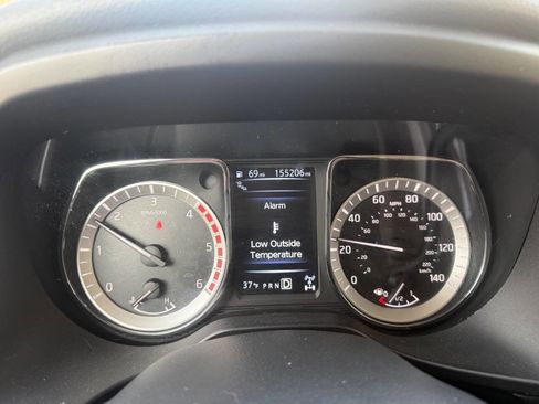 Used 2016 Nissan Titan SL image 17