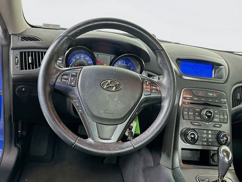 Used 2011 Hyundai Genesis 2.0T image 17