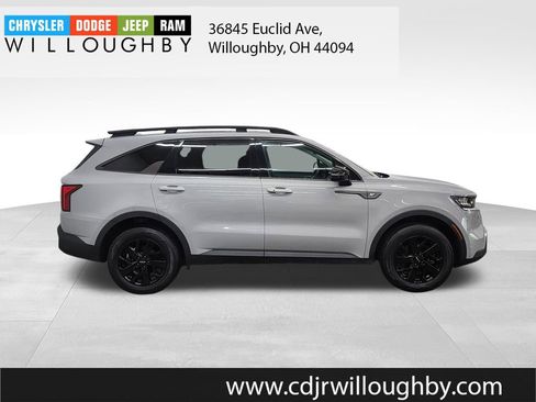 Used 2023 Kia Sorento S w/ Panoramic Sunroof Package AWD/4WD image 4