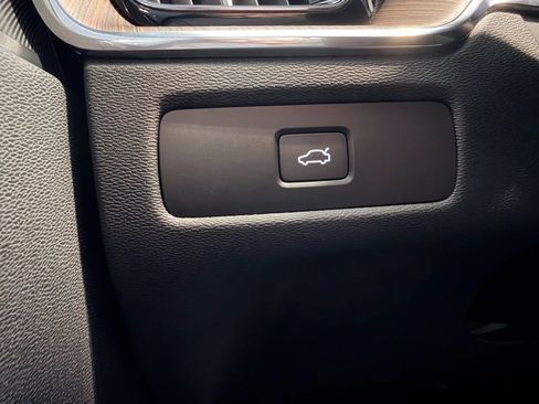 Used 2024 Volvo XC60 B5 Plus AWD/4WD image 32