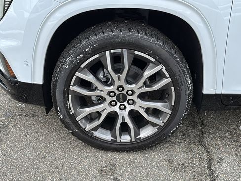 New 2026 GMC Acadia Denali Ultimate w/ LPO, All-Weather Package image 5