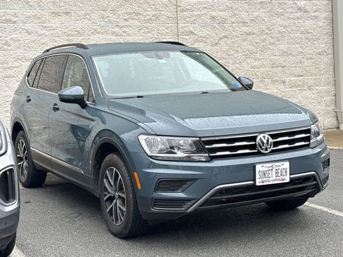 Used 2020 Volkswagen Tiguan SE image 3